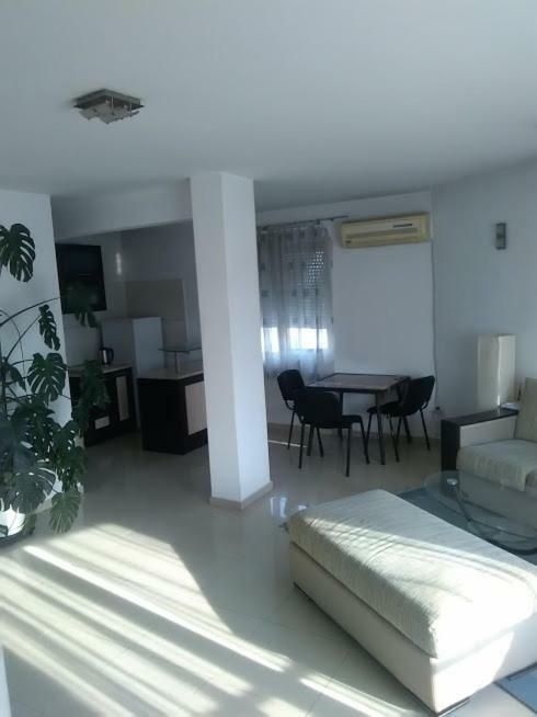 2 Rooms Apartment Plovdiv Kichuk Paris Exterior foto